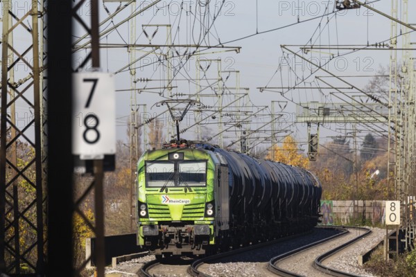 Freight train on the so-called Schusterbahn, a bypass of Stuttgart Central Station. Stuttgart, Baden-Württemberg, Germany