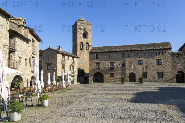 Plaza Mayor main square historic buildings medieval village of Ainsa, Aínsa-Sobrarbe, Huesca province, Aragon, Spain