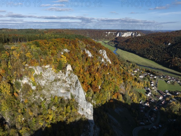 Aerial view of the viewpoint, shovels and Hausen Castle, also known as the Hausen ruins, surrounded by autumn vegetation, a ruin of a castle above the village of Hausen in the valley in the Upper Danube Valley, Beuron, Sigmaringen district, Baden-Württemberg, Germany