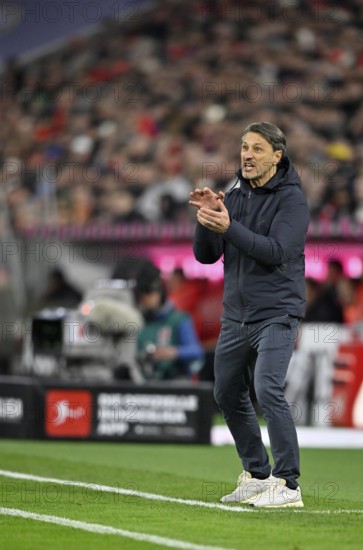 Coach Niko Kovac Borussia Dortmund BVB on the sidelines gesture gesture TV camera, German Classico, FC Bayern Munich FCB versus Borussia Dortmund BVB, Allianz Arena, Munich, Bayern, Germany