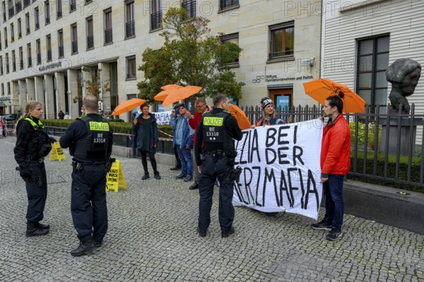 The New Generation symbolically organises a house search at the Family Business and Politics Foundation, Berlin, 10 October 2025