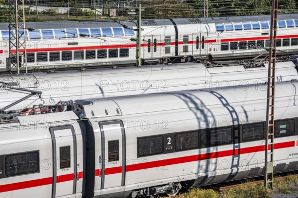 ICE trains on the railway line, IC, Intercity train, north of Düsseldorf main station, North Rhine-Westphalia, Germany