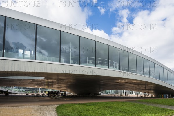 Rolex Learning Centre, SANAA architects, École polytechnique fédérale de Lausanne, EPFL, Lausanne, Switzerland