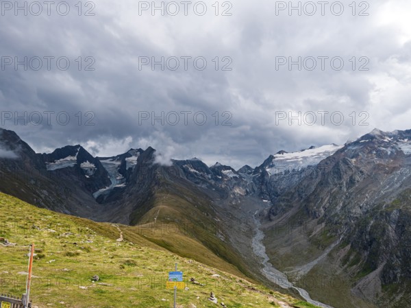 Panoramic view from the Hohe Mut over the Mutsattel and the Rotmoostal to the Gurglkamm in the Ötztal Alps, Hohe Mut Alm, Gurgl, Sölden, Tyrol, Austria