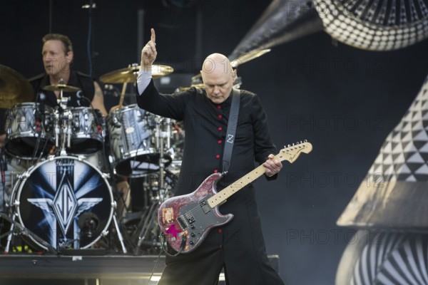 Jimmy Chamberlin (drummer) and Billy Corgan (singer) from The Smashing Pumpkins live on The Aghori Tour at the Zitadelle Spandau in Berlin on 06/08/2025