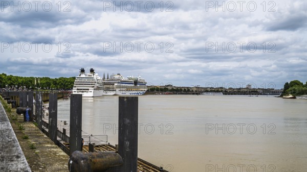Cruise ships, Bordeaux, Gironde, Nouvelle-Aquitaine, France