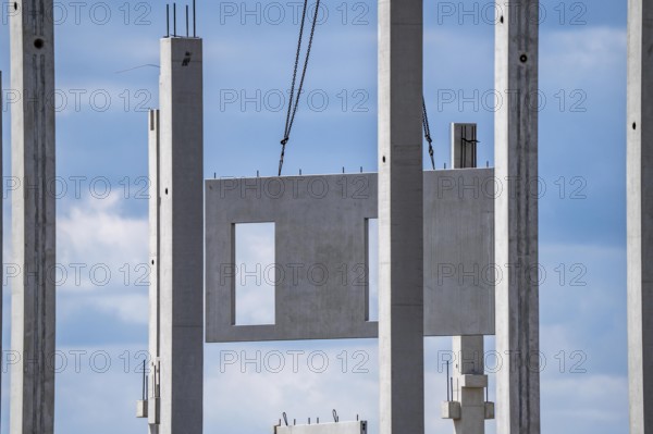 Construction of a new logistics hall on the Mercatroinsel, Hall 2, next to an existing hall, approx. 25, 000 square metres in size, in Duisburg-Ruhrort, shell construction, North Rhine-Westphalia, Germany