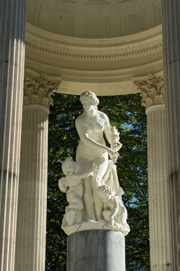 Statue of Venus with Cupid in the Temple of Venus above the terraced gardens, park of Linderhof Castle, UNESCO World Heritage Site, Ettal, Unterammergau, Garmisch-Partenkirchen, Upper Bavaria, Bavaria, Germany