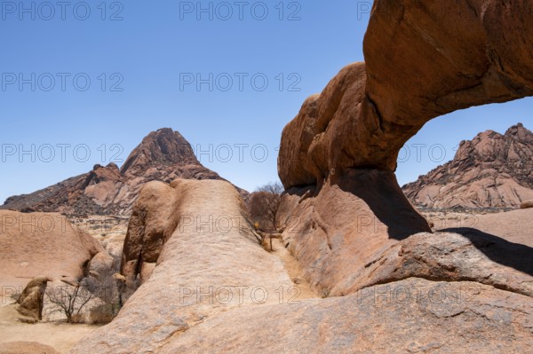 Rock arch, rock formation, Pontok Mountains, Great Spitzkoppe, Spitzkoppe, Great Spitzkoppe Nature Reserve, Namibia