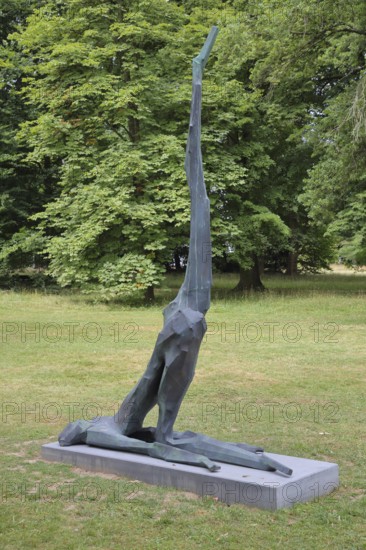 Sculpture Mont Parnassus by Georg Herold 2012, Blickachsen 14, modern art, athletic figure, gymnastics, yoga, legs, high, above, flexible, long arms and legs, spa gardens, Bad Homburg, Taunus, Hesse, Germany