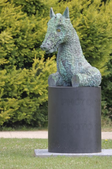 Sculpture Moondog by Thomas Schütte 2024, Blickachsen 14, homage to US-American composer Louis Thomas Hardin, modern art, dog head, without, legs, spa gardens, Bad Homburg, Taunus, Hesse, Germany