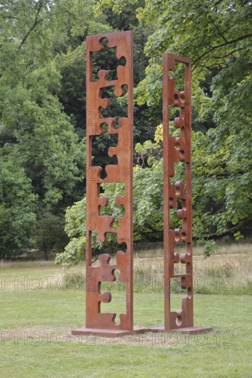 Sculpture Fingerprint VI by Georg-Friedrich Wolf 2019, Blickachsen 14, modern art, abstract art, abstract, abstract, puzzle pieces, puzzle pieces, puzzle, puzzle, stele, rusty, rust, rusted, corroded, steel sculpture, spa garden, Bad Homburg, Taunus, Hesse, Germany