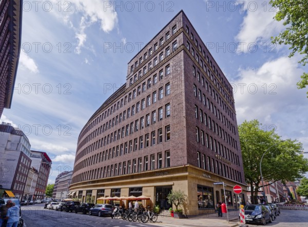 The Mohlenhof is one of the Kontorhaus office buildings that were built in Hamburg's city centre at the beginning of the 20th century. The Kontorhaus district was listed as a UNESCO World Heritage Site in 2015. Hamburg, Germany