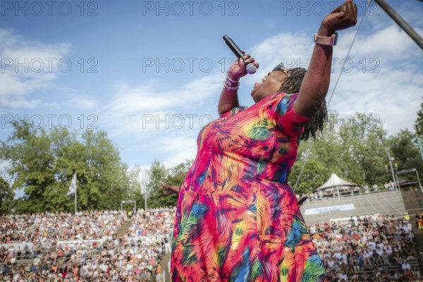 Dynelle Rhodes (Armstead), singer of the Weather Girls at the Berliner Rundfunk 91.4 Open Air in the Berlin Parkbühne Wuhlheide on 05.07.2025