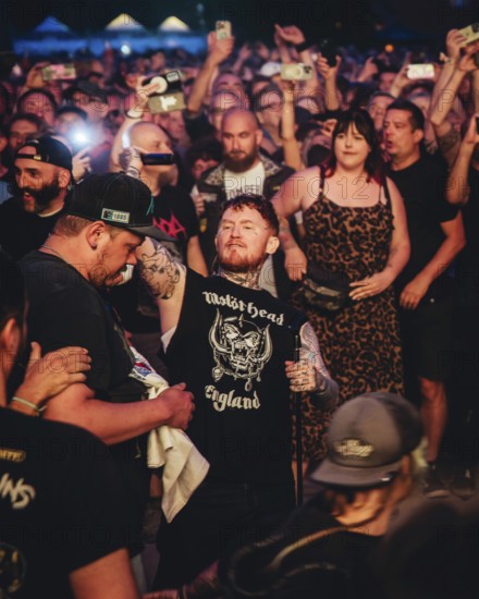 Frank Carter, singer of the Sex Pistols ft. Frank Carter sings live in the audience at the Zitadelle Spandau in Berlin on 04.07.2025
