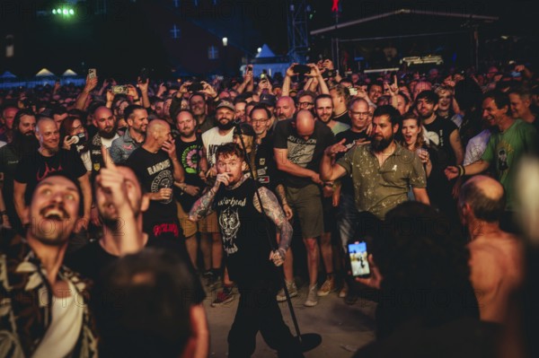 Frank Carter, singer of the Sex Pistols ft. Frank Carter sings live in the audience at the Zitadelle Spandau in Berlin on 04.07.2025