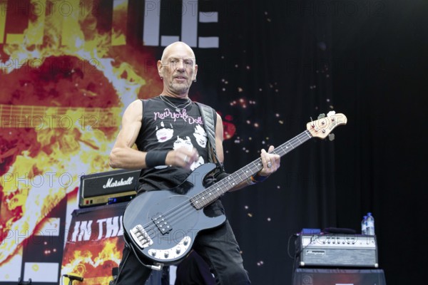 Ali McMordie, bassist, Stiff Little Fingers, punk rock band, Northern Ireland, open air at the Citadel Music Festival, 04.07.2025, Zitadelle Spandau, Berlin, Germany < english> Stiff Little Fingers, punk rock band, Northern Ireland, open air at the Citadel Music Festival, July 4, 2025, Spandau Citadel, Berlin, Germany
