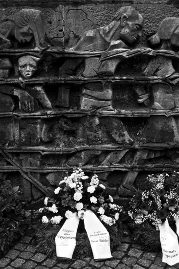 Bittermark memorial, memorial site, detail with wreath of flowers for the memorial service on Good Friday, artist Karel Niestrath, Dortmund, Germany
