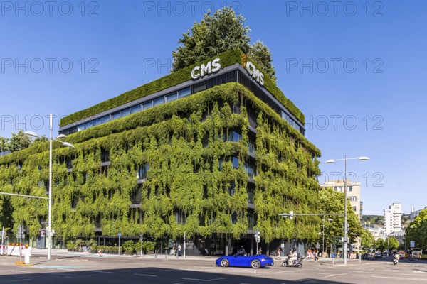Calwer Passage, green building for a better urban climate. Around 11, 000 plants adorn the building of the commercial law firm CMS in the centre of Stuttgart. The architecture was designed by ingenhoven associates. Stuttgart, Baden-Württemberg, Germany