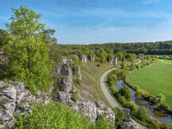 Altmühl with rock formation Twelve Apostles in spring, Altmühltal, near Solnhofen, Middle Franconia, Franconia, Bavaria, Germany