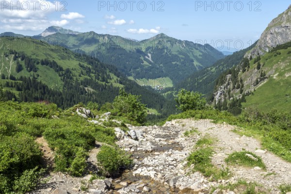 View from the hiking trail to the Hochalp Pass into Kleinwalsertal, behind Walmendinger Horn, Bärgunttal, near Baad, Allgäu Alps, Vorarlberg, Austria