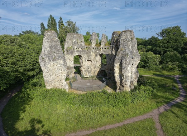 Odiham Castle, also known as King John's Castle, is a ruined castle from the 14th century. Greywell, Hampshire, South East England, Great Britain
