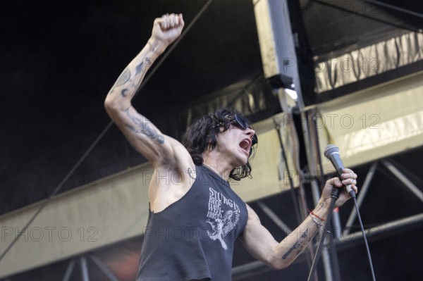 Remington Leith, singer, frontman, Palace Royale, rock band, USA, live open air at the Citadel Music Festival, 21 June 2025, Spandau Citadel, Berlin, Germany < english> Remington Leith, singer, frontman, Palace Royale, rock band, USA, live open air at the Citadel Music Festival, June 21, 2025, Spandau Citadel, Berlin, Germany