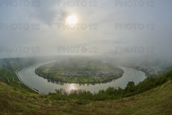 River landscape with hills in the sunlight, shrouded in mist and clouds, summer, Rhine bend Boppard, Gedeonseck, Boppard, Rhine, Rhine-Hunsrück district, Rhineland-Palatinate, Germany