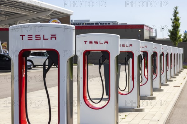 Merklingen charging park in the Swabian Alb. There are charging stations from Ionity and Tesla at the junction of the A8 motorway. Merklingen, Baden-Württemberg, Germany