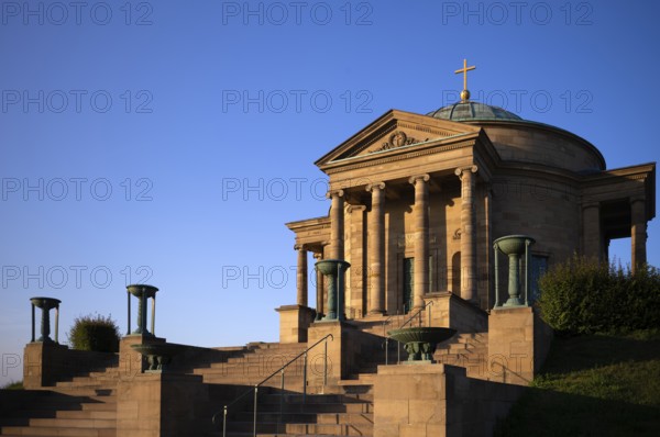 Funerary chapel with inscription DIE LIEBE HÖRET NIMMER AUF on the Württemberg, burial place for Queen Katharina and King Wilhelm I of Württemberg, Rotenberg, evening light, blue sky, Stuttgart, Baden-Württemberg, Germany
