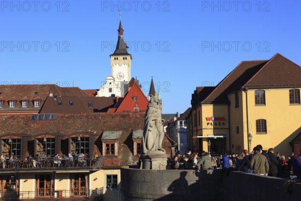 View over the Old Main Bridge to the Grafeneckart and St Kilian's Cathedral, Würzburg, Lower Franconia, Bavaria, Germany