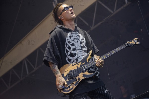 Synyster Gates (Brian Elwin Haner Jr.), guitarist, Avenged Sevenfold, progressive metal band, USA, live open air at the Citadel Music Festival, 21.06.2025, Zitadelle Spandau, Berlin, Germany < english> Avenged Sevenfold, progressive metal band, USA, live open air at the Citadel Music Festival, June 21, 2025, Spandau Citadel, Berlin, Germany