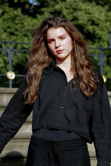 Rosa César Waschke (daughter of Mark Waschke) arriving for Charles Gounod's Roméo et Juliette after William Shakespeare at the Staatsoper für Alle on Bebelplatz in Berlin on 21 June 2025