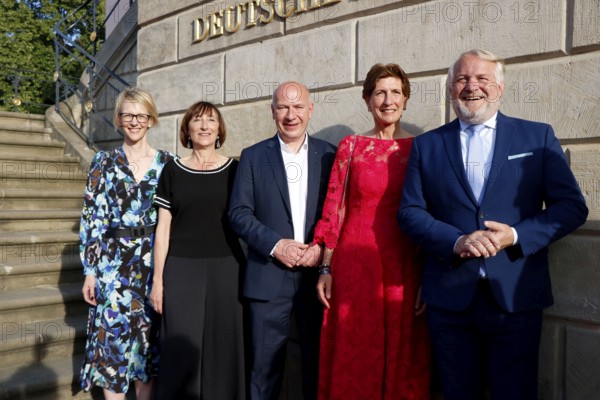 Nina Englert, Elisabeth Sobotka, Kai Wegner, Ilka Horstmeier and guest at the arrival of Charles Gounod's Roméo et Juliette after William Shakespeare at the Staatsoper für Alle on Bebelplatz in Berlin on 21 June 2025