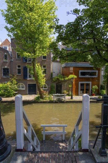 Residential buildings, living on the Oudegracht, in the southern historic centre of Utrecht, residential building directly on the canal, canal, Netherlands