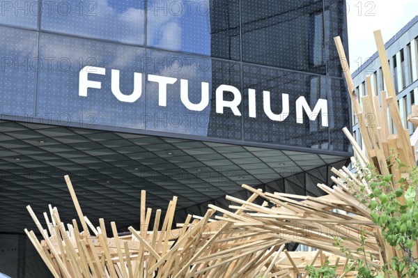 The Futurium, located next to the Federal Ministry of Research, Technology and Space, with an outdoor exhibition on agriculture and cultivation, for example of potatoes