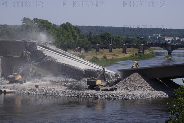 Demolition of the Carola Bridge on 13 June 2025, Dresden, Saxony, Germany