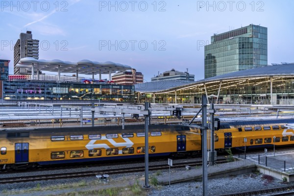 The central station Utrecht Centraal, at the shopping centre Hoog Catharijne and station concourse, roof, in the city centre, trains of the Nederlandse Spoorwegen N.V. state railway company, Netherlands