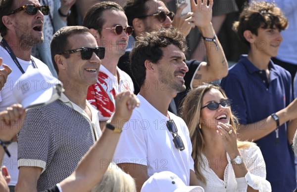 From left, actor Mark Keller, presenter Kai Pflaume, Mats Hummels with girlfriend Nicola Cavanis, celebrating, applauding, grandstand, tennis, ATP 250, BOSS Open 2025, Stuttgart, Baden-Württemberg, Germany