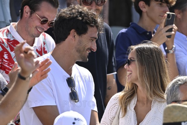 Mats Hummels with girlfriend Nicola Cavanis, Grandstand, Tennis, ATP 250, BOSS Open 2025, Stuttgart, Baden-Württemberg, Germany