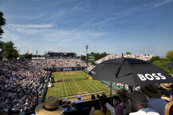 Overview, long shot, spectators, visitors, centre court, sky, blue, sold out, parasol, logo, tennis, ATP 250, BOSS Open 2025, Stuttgart, Baden-Württemberg, Germany