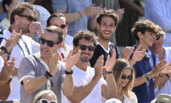 From left, actor Mark Keller, presenter Kai Pflaume, Mats Hummels with girlfriend Nicola Cavanis, Joshua Keller, celebrating, applauding, grandstand, tennis, ATP 250, BOSS Open 2025, Stuttgart, Baden-Württemberg, Germany