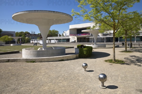 Georg-Büchner-Platz with white concrete mushrooms and the State Theatre, public square, Darmstadt, Hesse, Germany