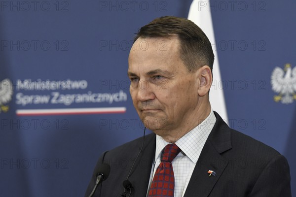 Polish Foreign Minister Radoslaw Sikorski at a joint press conference with his German counterpart, Foreign Minister Annalena Bärbock, at the Collegium Polonicum in Slubice. The two met for talks in the border region of the twin city of Frankfurt/Oder and Slubice, first on the Polish side and then on foot across the Oder Bridge, before answering questions from students at Viadrina University