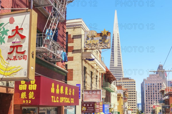 TransAmerica building seen from Chinatown, San Francisco, California, USA