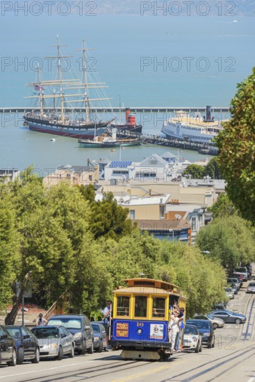 Powell-Hyde line cable car, San Francisco, California, USA