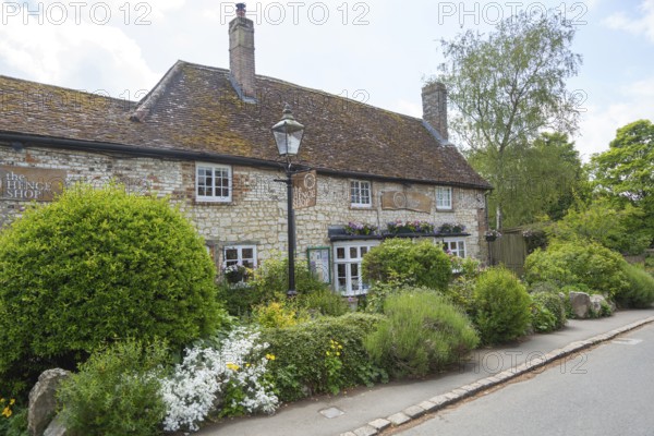The Henge Shop gift souvenir shop, Avebury, Wiltshire, England, UK