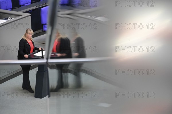 Ina Latendorf (Die Linke) speaks on the agenda item Animal husbandry labelling obligation at the eleventh sitting of the Bundestag