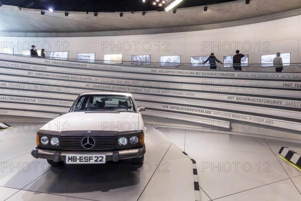 Mercedes-Benz Experimental Safety Vehicle ESF 22 from 1973. Department Myth 5. masterminds - safety and environment, 1960 to 1982. The Mercedes-Benz Museum in Stuttgart presents a journey through the automotive history of the global corporation. The history of the Mercedes star begins with the first automobile in 1886. Stuttgart, Baden-Württemberg, Germany