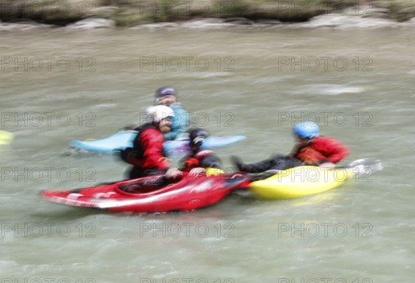 Kayaker on the Saalach in Salzbuger Land, Lofer, 19.04.2025, Lofer, Austria